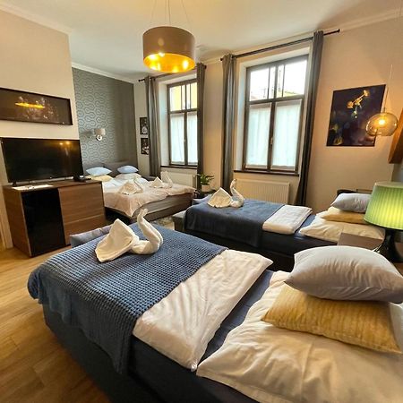 センテシュ Chicago Vendeghaz Bed & Breakfast エクステリア 写真