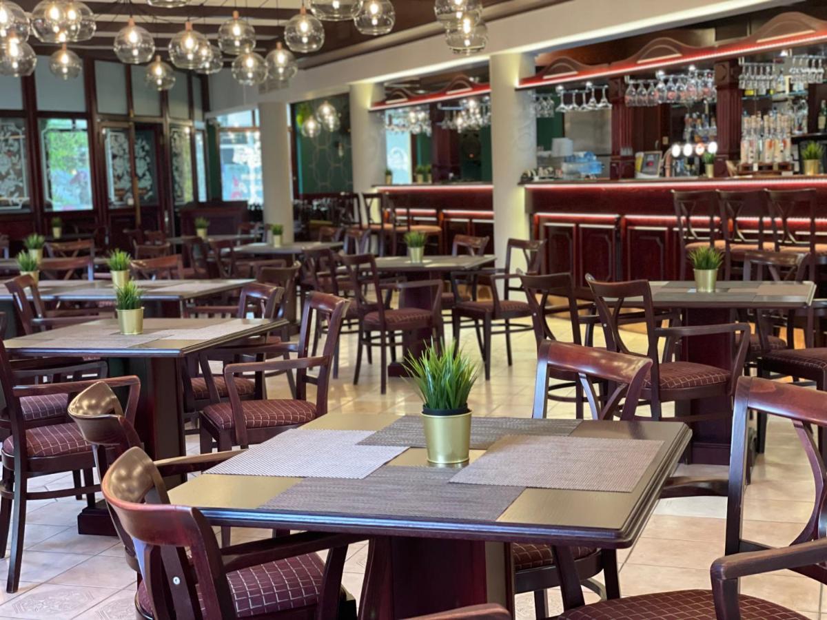 センテシュ Chicago Vendeghaz Bed & Breakfast エクステリア 写真