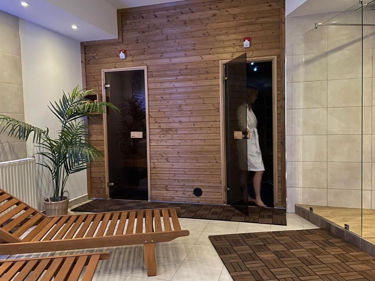 センテシュ Chicago Vendeghaz Bed & Breakfast エクステリア 写真