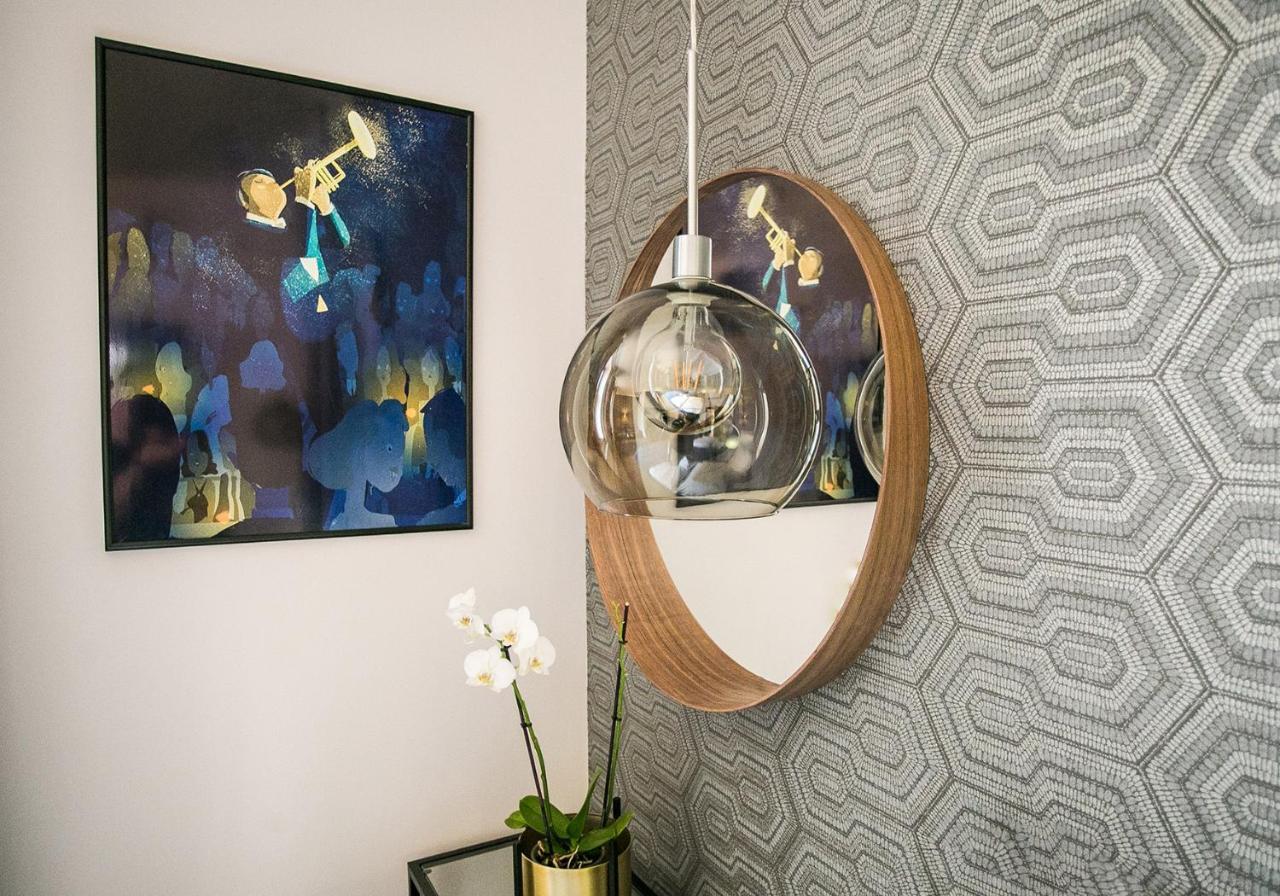 センテシュ Chicago Vendeghaz Bed & Breakfast エクステリア 写真