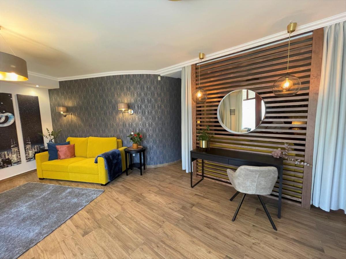 センテシュ Chicago Vendeghaz Bed & Breakfast エクステリア 写真