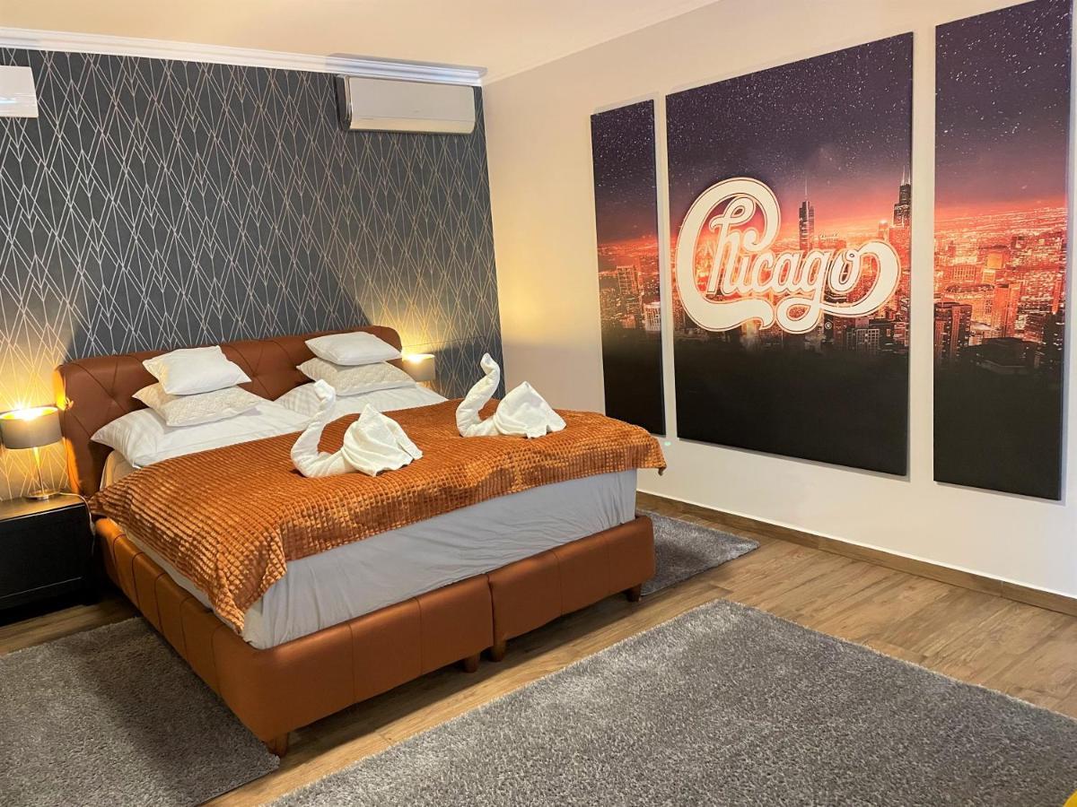 センテシュ Chicago Vendeghaz Bed & Breakfast エクステリア 写真