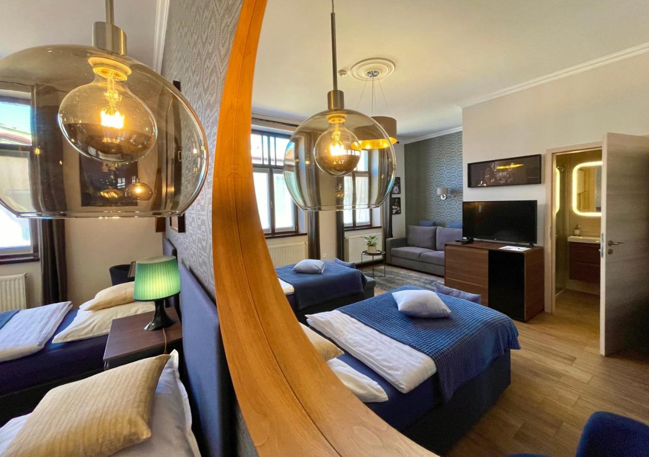 センテシュ Chicago Vendeghaz Bed & Breakfast エクステリア 写真