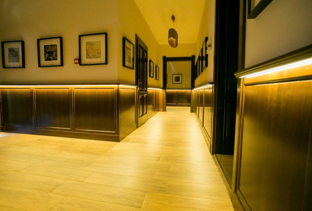 センテシュ Chicago Vendeghaz Bed & Breakfast エクステリア 写真