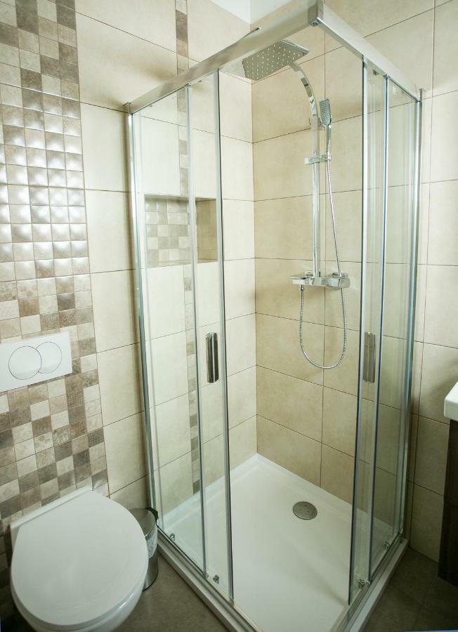 センテシュ Chicago Vendeghaz Bed & Breakfast エクステリア 写真