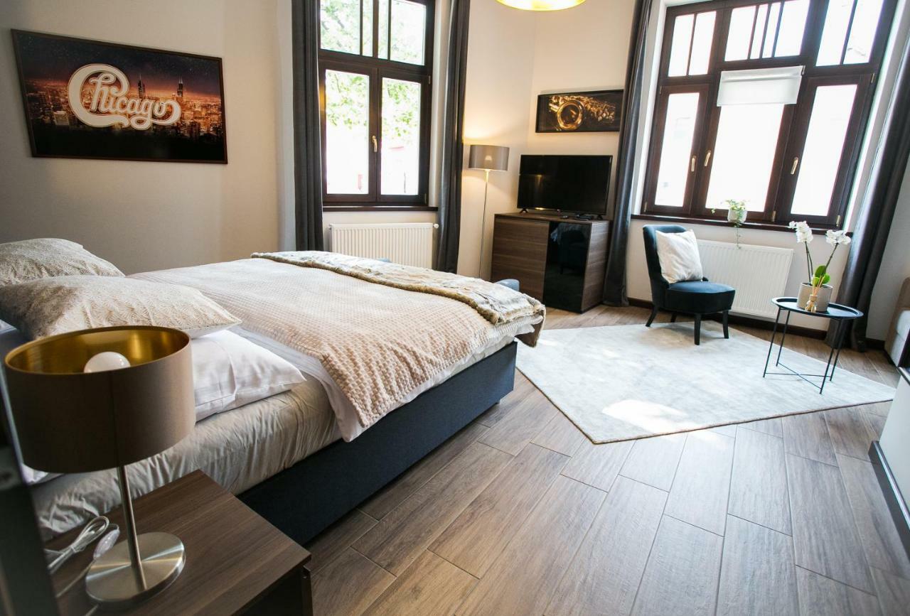 センテシュ Chicago Vendeghaz Bed & Breakfast エクステリア 写真