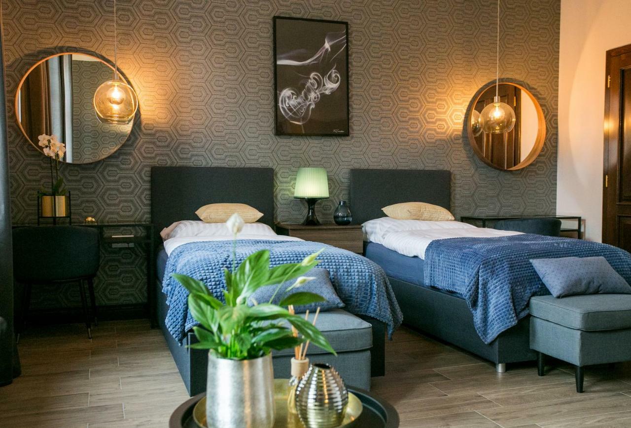 センテシュ Chicago Vendeghaz Bed & Breakfast エクステリア 写真